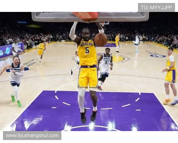 艾顿高效表现8中5贡献12分9板2助1帽 带领球队取得重要胜利